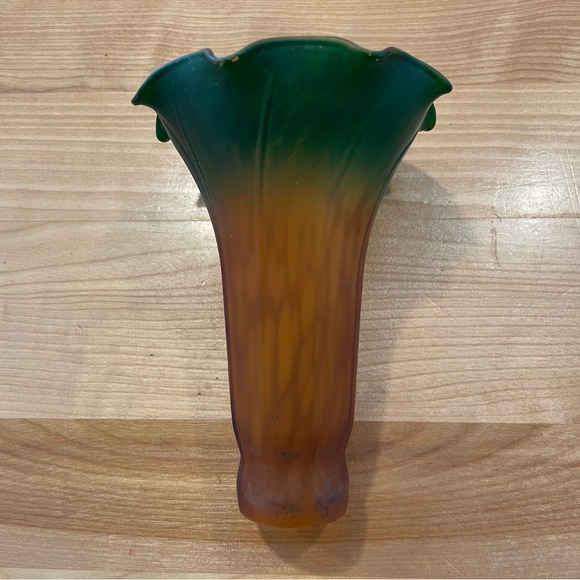 Tiffany style light shades , colored glass in very good shape. - Picture 2 of 6